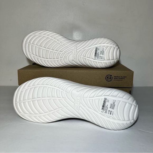 Clarks Cloudsteppers Nova Glint Washable Knit Sneakers - Picture 6 of 6